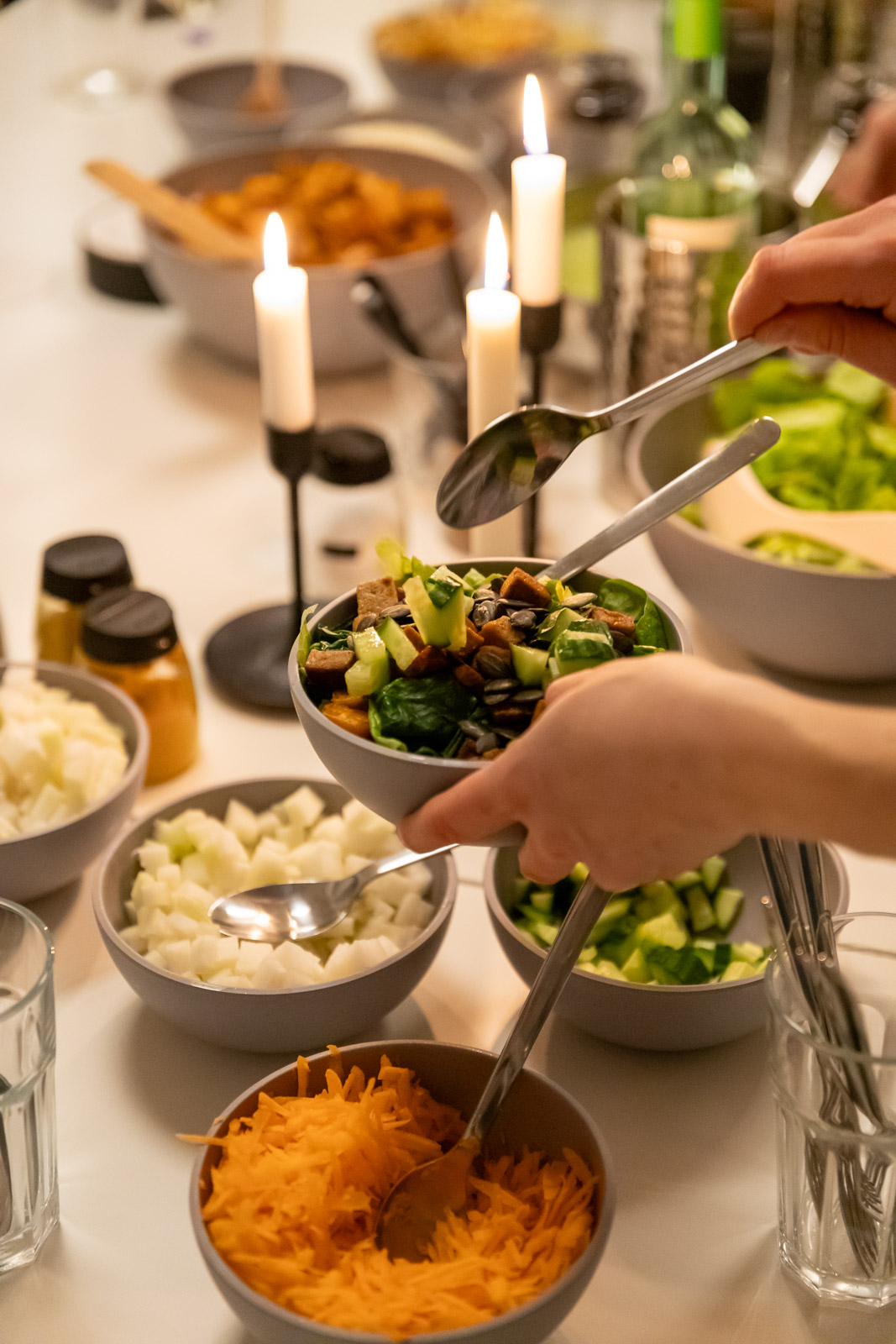 leckere Bowl-Mahlzeit - BOWL – Das Kochspiel